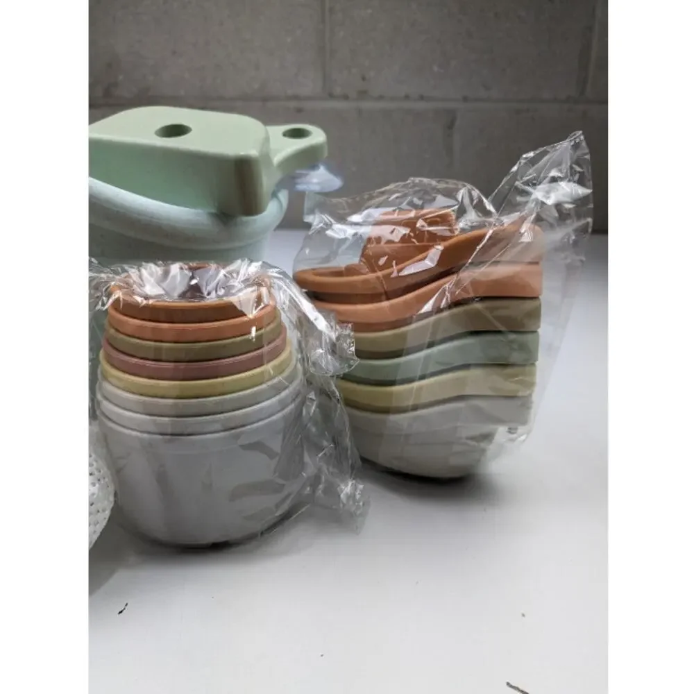 Coco Village Bath Toy and Holder Set